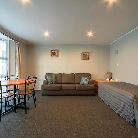 Coronation Park Motels Ashburton Extérieur photo