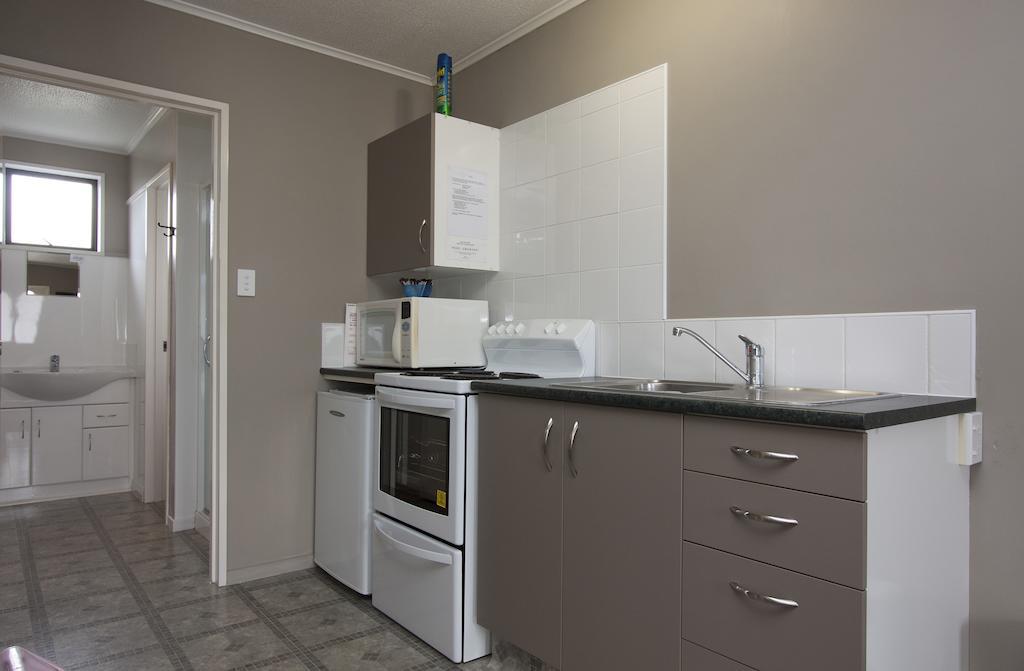 Coronation Park Motels Ashburton Extérieur photo