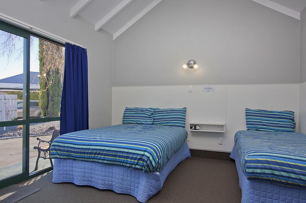 Coronation Park Motels Ashburton Extérieur photo